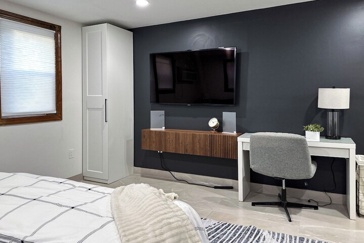 Room 34 of 84
