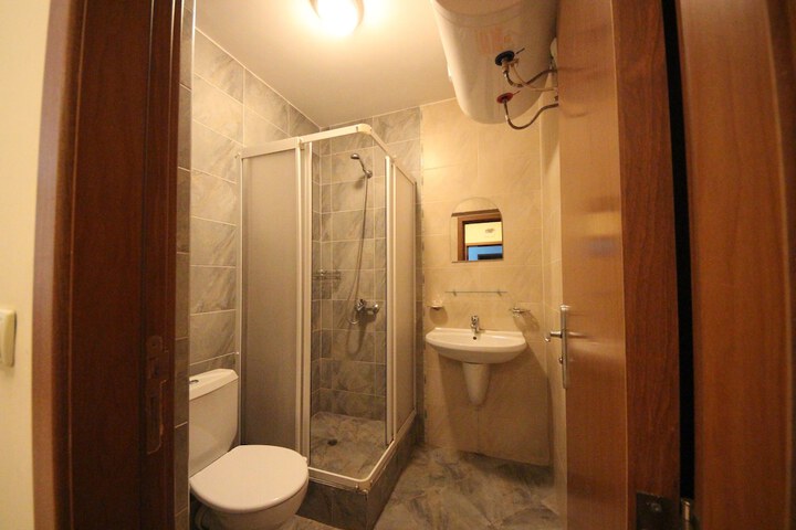Room 11 of 15