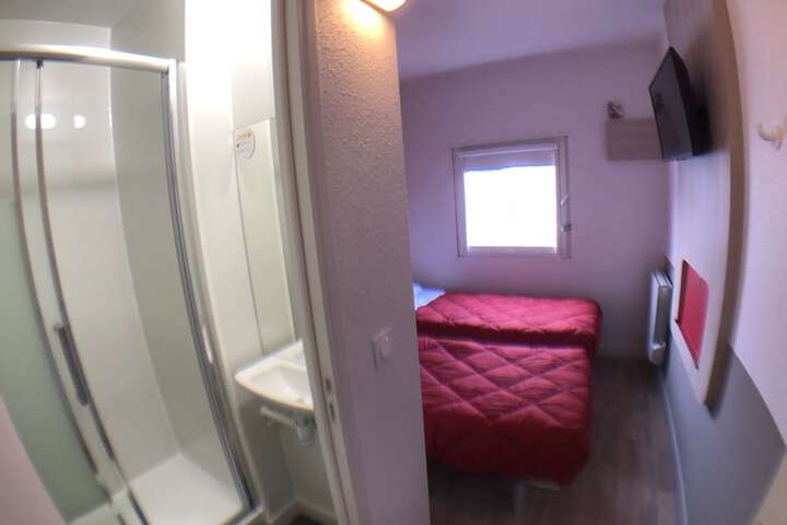 Room 3 of 39