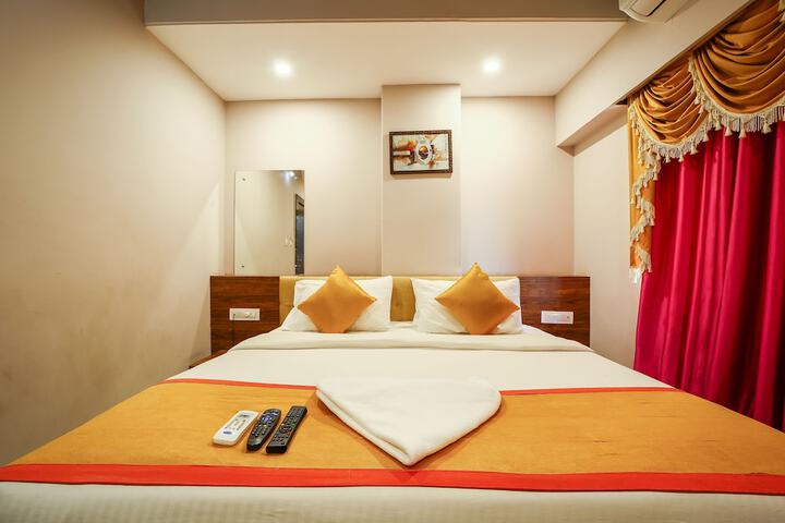 Room 6 of 19