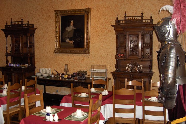 Dining 20 of 40