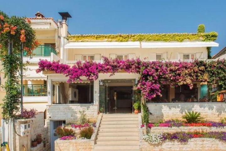 Xenios Loutra Village Beach Hotel