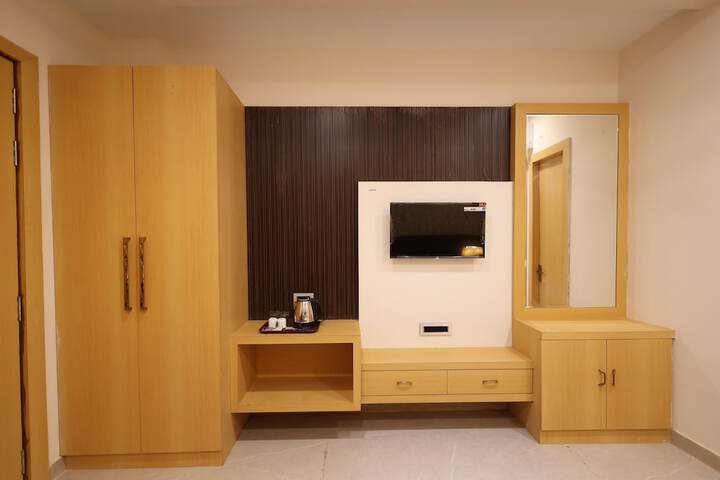 Room 11 of 26