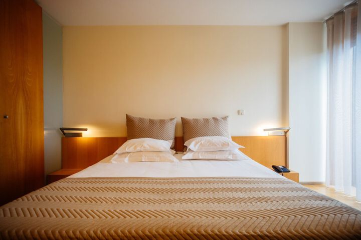 Room 12 of 75