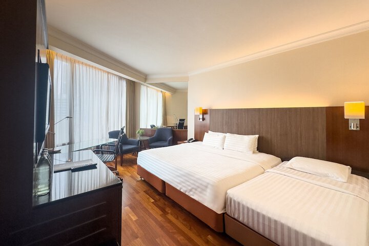 Room 3 of 86