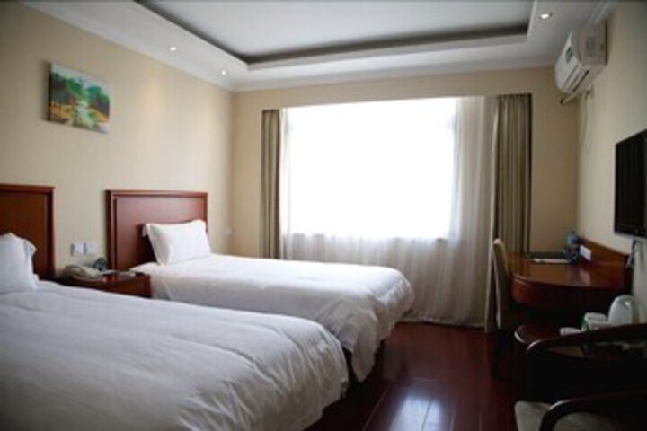 Room 2 of 14
