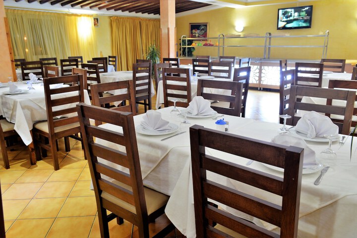 Dining 18 of 37