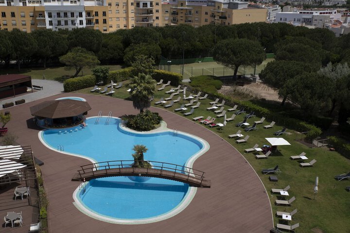 Pool 32 of 82