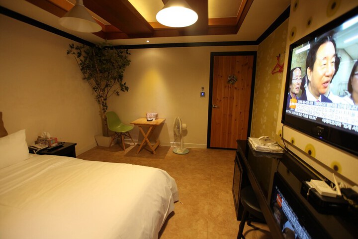 Room 52 of 52