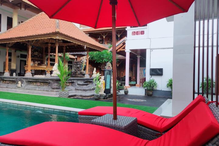Pools & Facilities