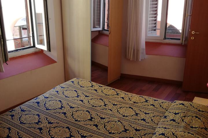 Room 7 of 60