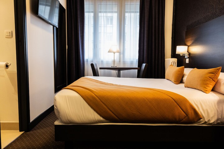 Room 5 of 21