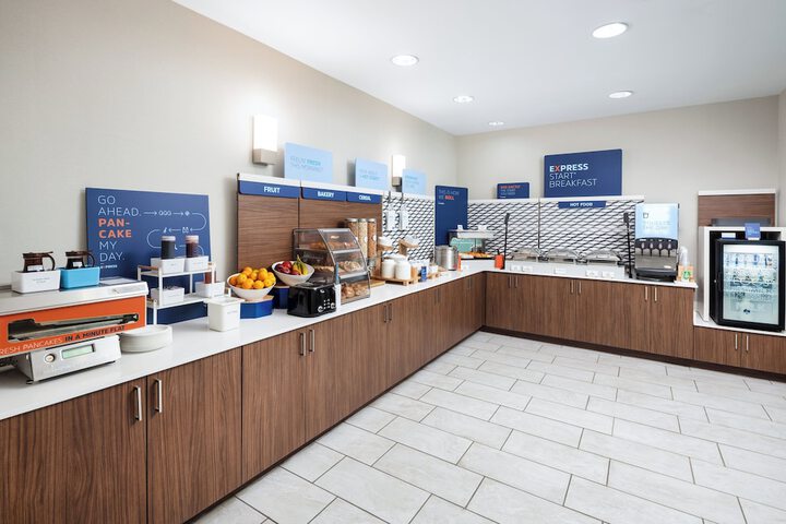 Breakfast/Coffee Service 96 of 135