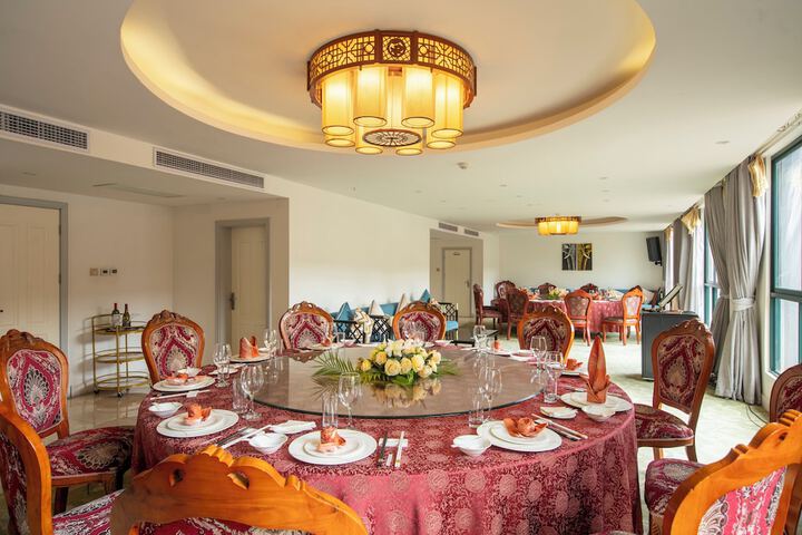 Dining 46 of 60