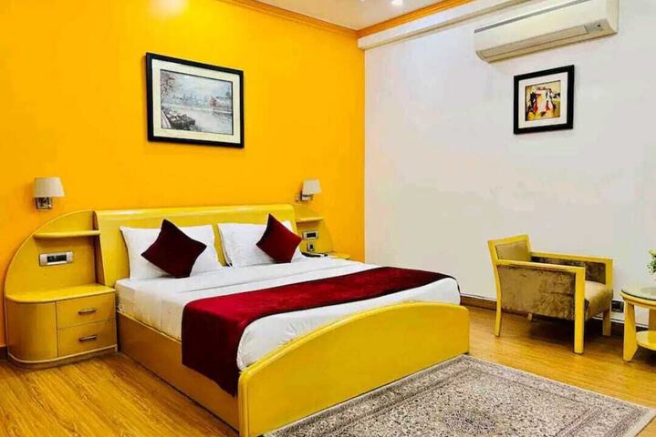 Room 3 of 27