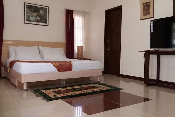 Room 3 of 71