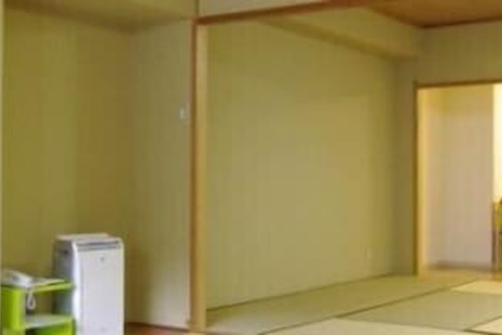 Room 5 of 38