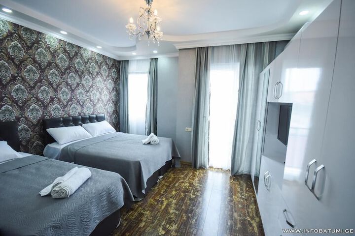 Room 7 of 27