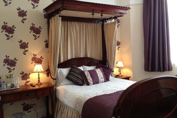 Room 4 of 19