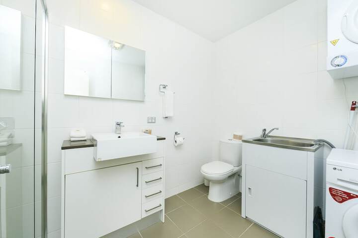 Room 25 of 29