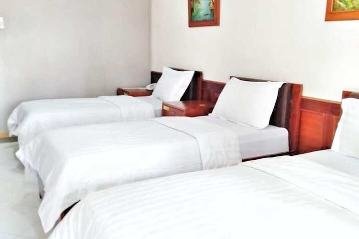 Room 4 of 17