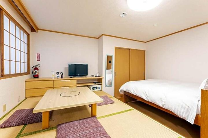 Room 3 of 26