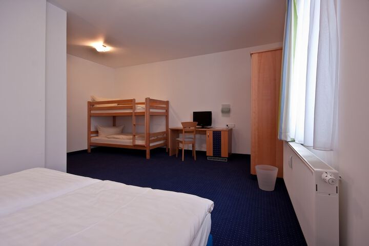 Room 5 of 44
