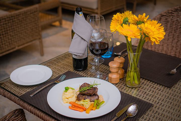 Dining 86 of 103