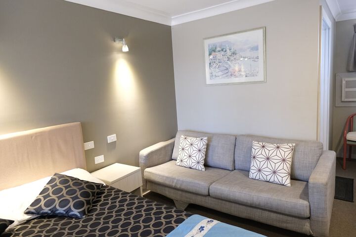 Room 12 of 169