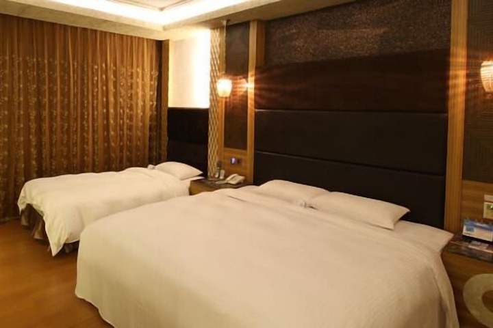 Room 8 of 51