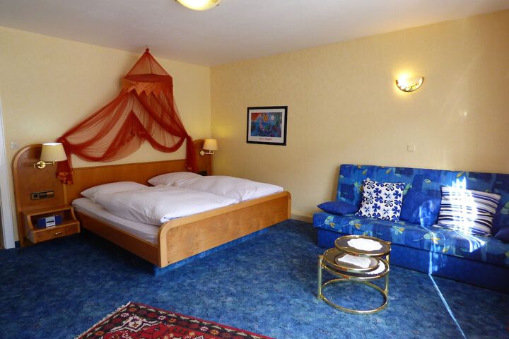 Room 5 of 49