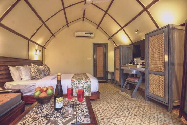 Room 5 of 17