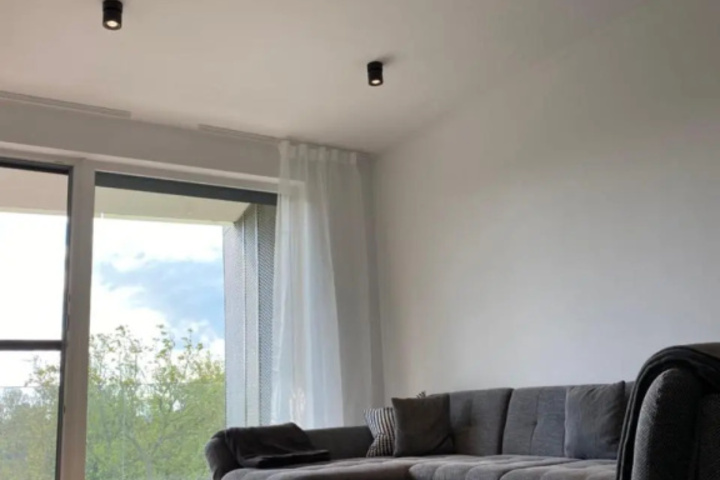 Room 5 of 8