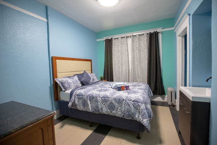 Room 17 of 44