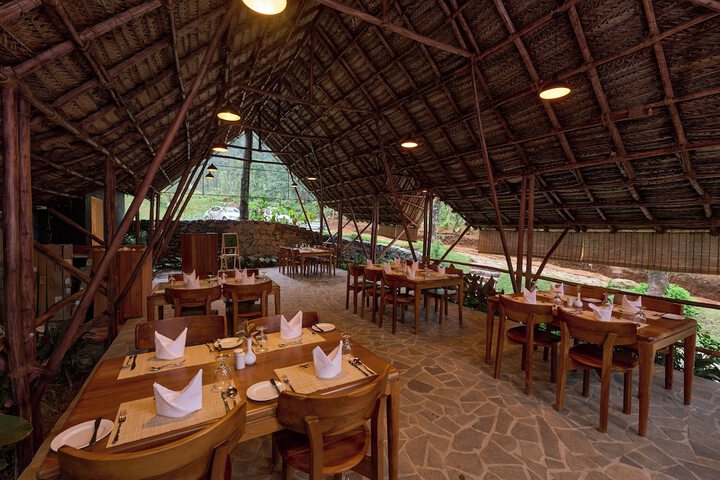 Dining 17 of 26
