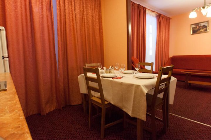 Room 15 of 40