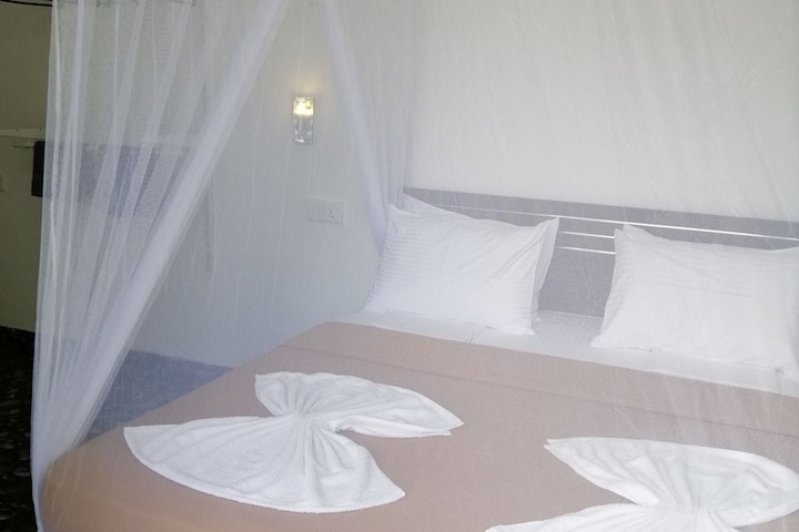 Room 4 of 20