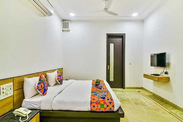 Room 6 of 20