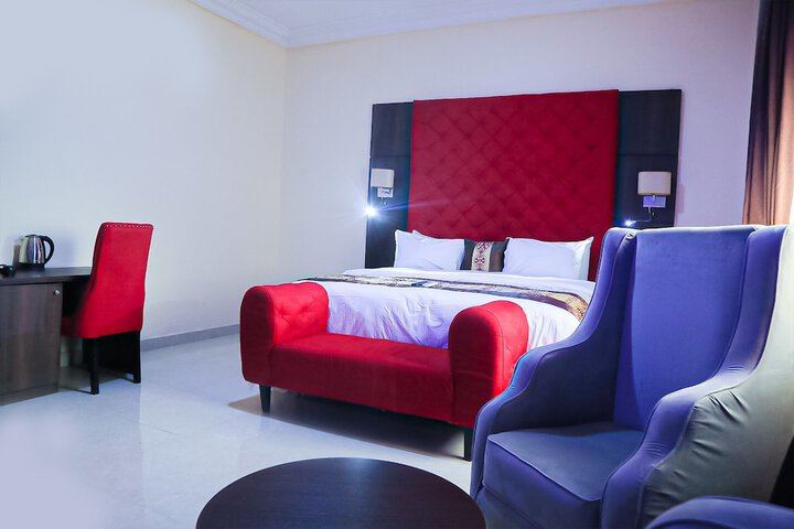 Room 10 of 51