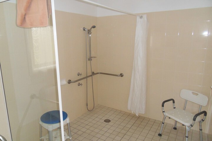 Room 5 of 44