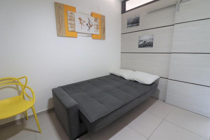 Room 1 of 32