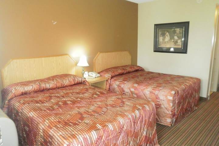 Room 5 of 9
