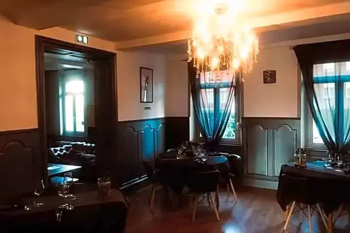 Dining 10 of 10