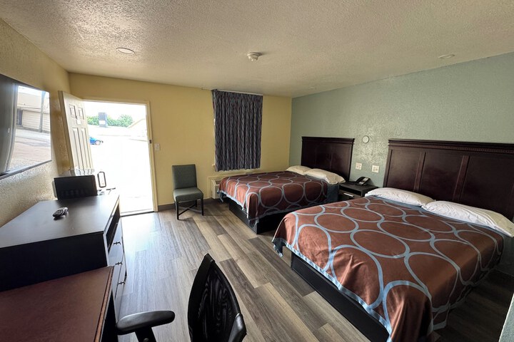 Room 21 of 29