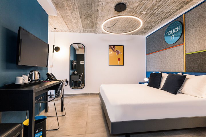 Room 31 of 62