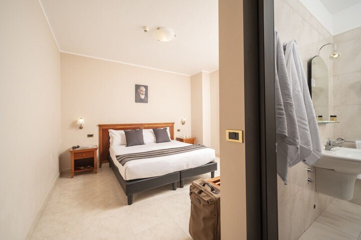 Room 27 of 111