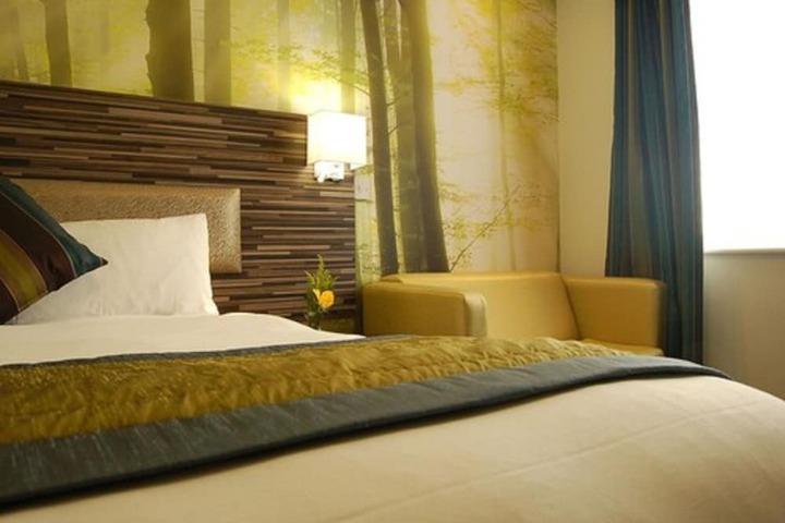 Room 4 of 19