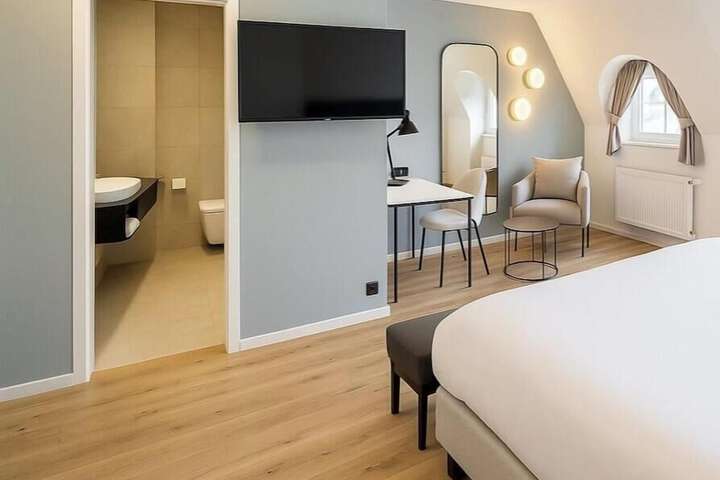 Room 29 of 53