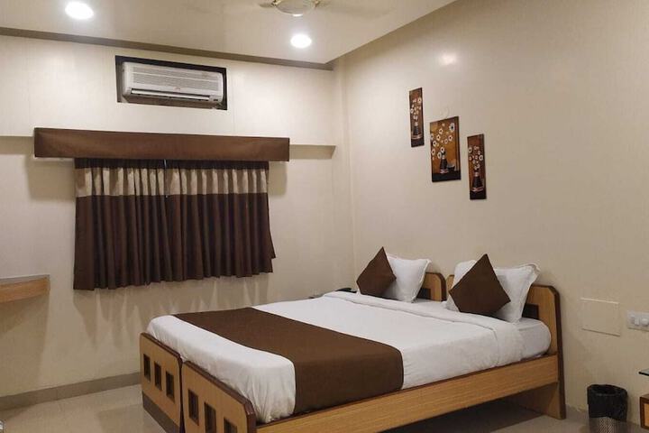 Room 4 of 14