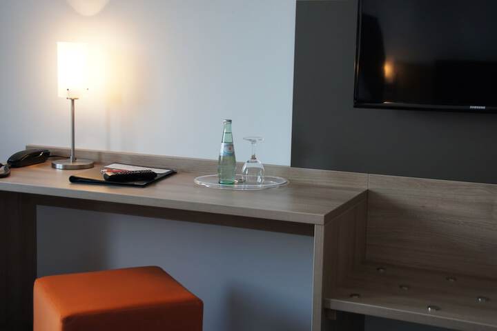 Room 12 of 31